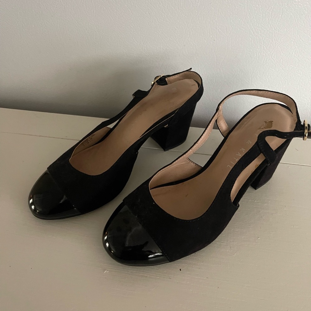 Black sling back pumps